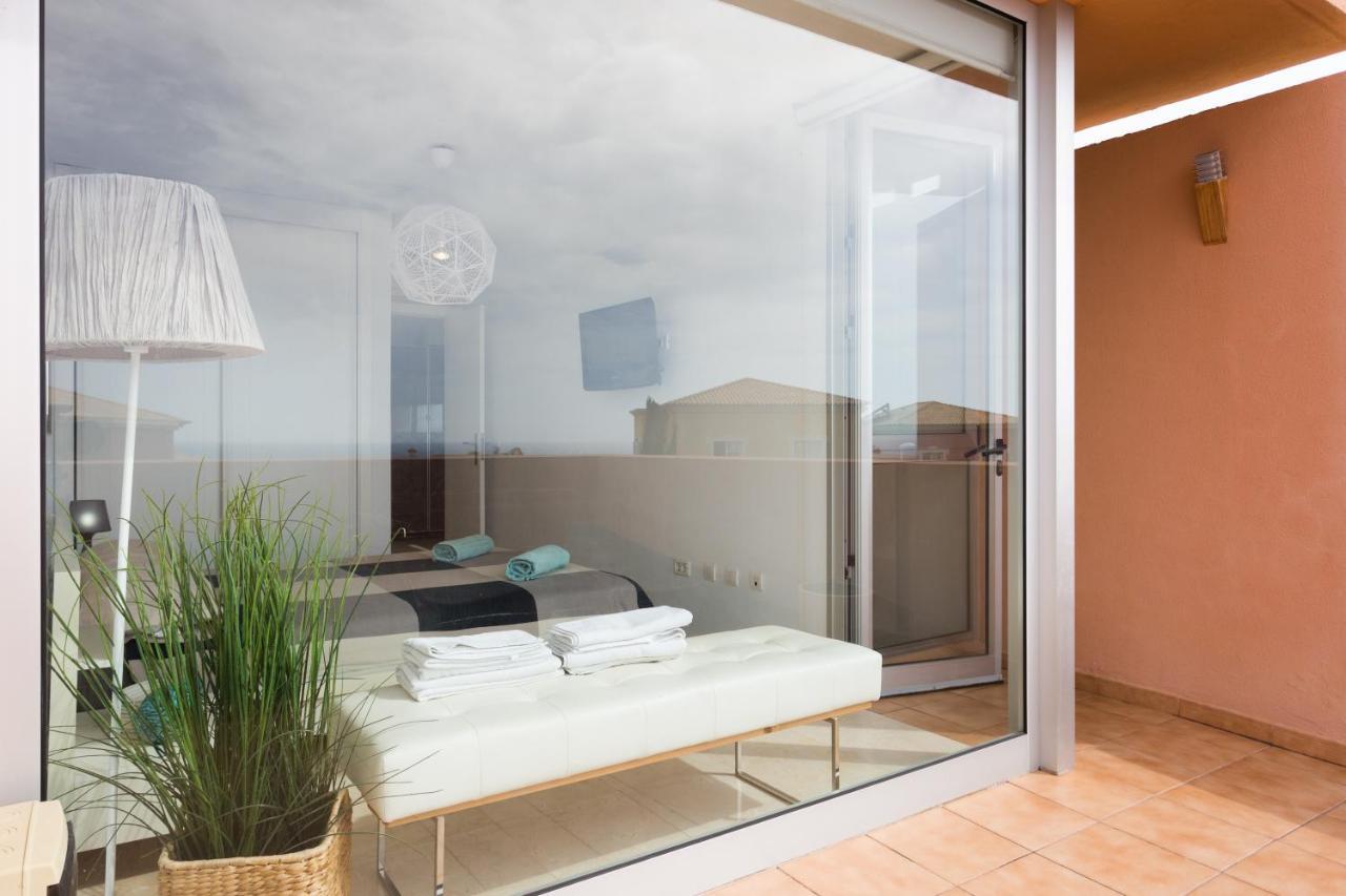 Dom wakacyjny Modern House With Private Swimming Pool